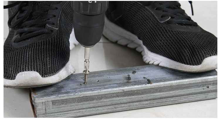 先进的设备,凭借着20多年的生产经验致力于生产优质的彩色华司自攻丝