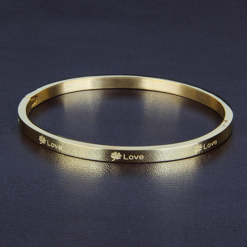 欧韩流行时尚女款钛钢手镯love四叶草不锈钢手镯特色礼品手环