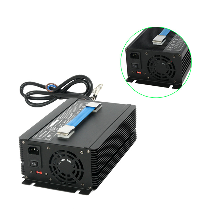 充电器12v 汽车电动车铅酸蓄电池电瓶充电器 智能快速带显示