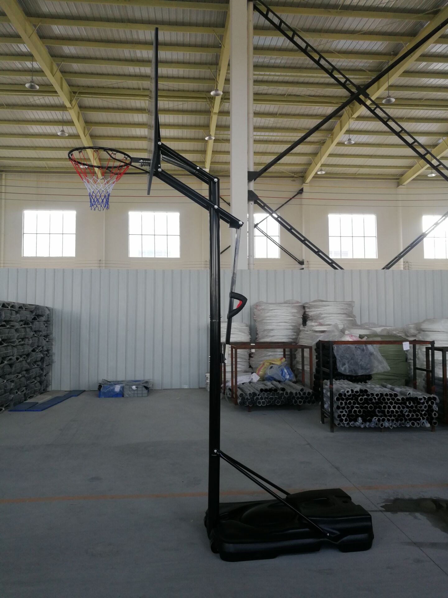泰州海谊塑料厂b10便携式篮球架,亚克力篮球板,成人篮球架