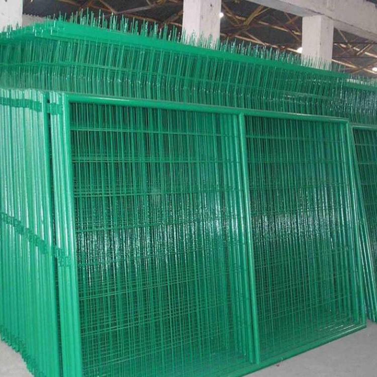 护栏网网定制双边丝护栏网铁丝围栏网隔离防护养鸡养鸭圈地护栏网
