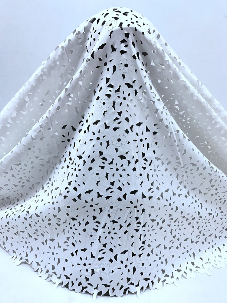 工厂切割加工打孔激光面料 镂空lc007乱花布料 加珠钻蕾丝服装面