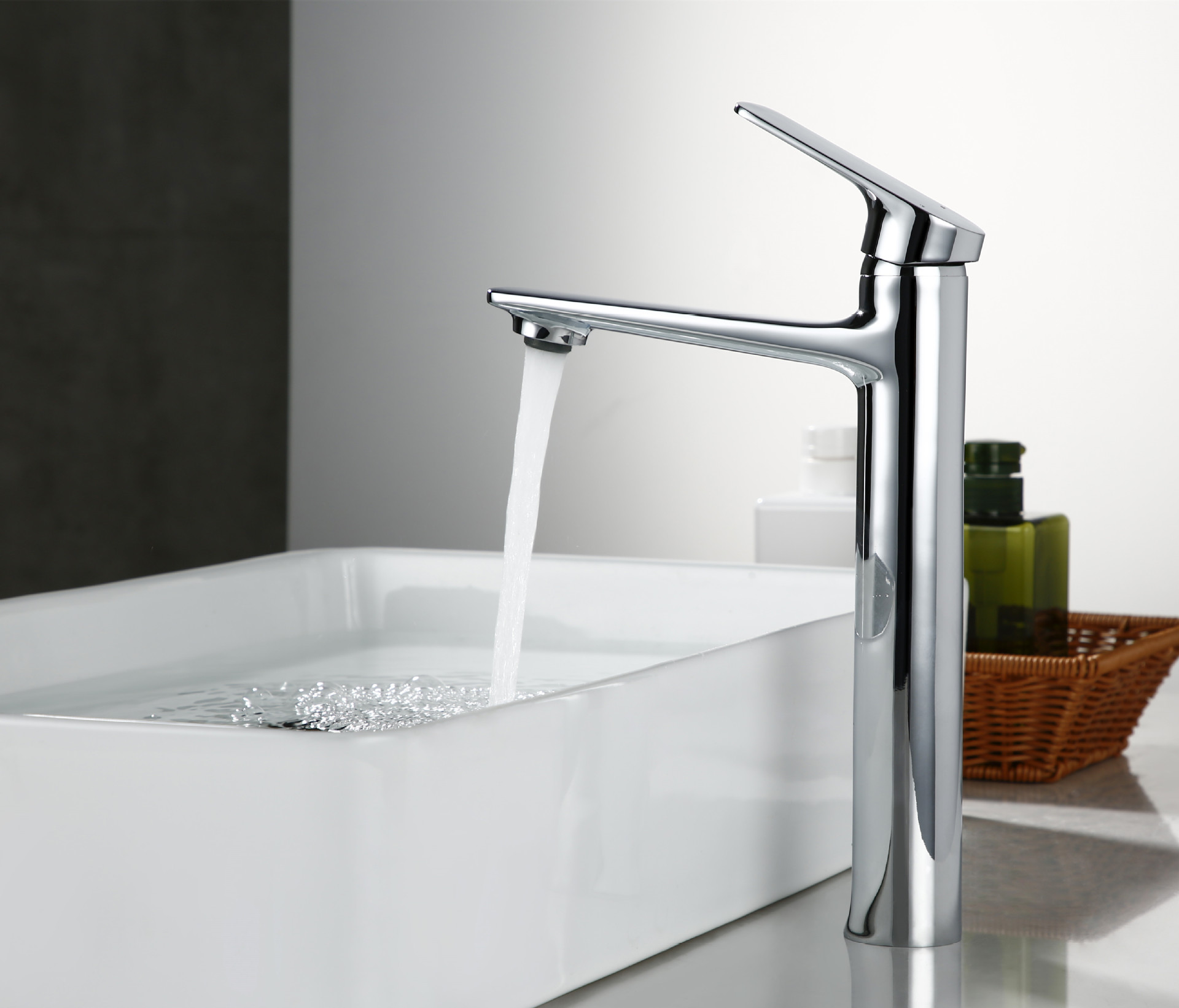 冷热出水铜_开平水龙头洁具卫浴酒店配套冷热出水铜新款 - 阿里巴巴