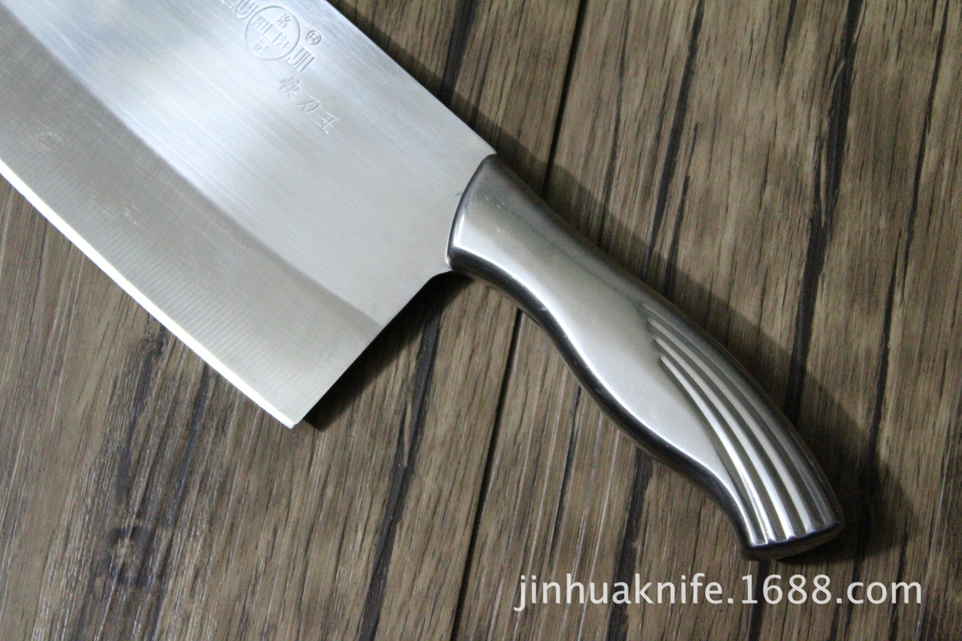 产品展示:一箱:120把包装:纸卡刀柄:全钢刀面:镜光钢材:3cr13mov钢