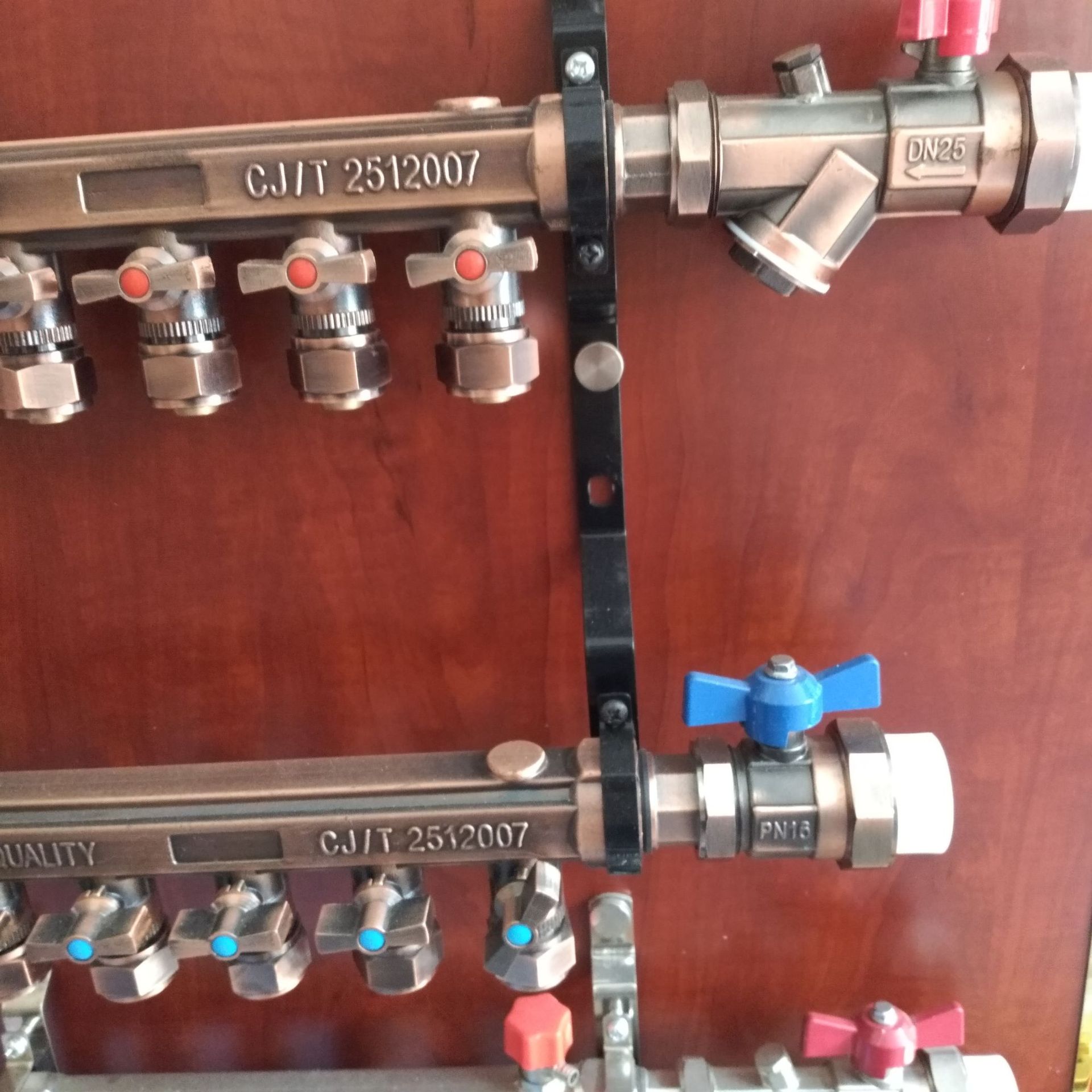 高端家装精品全铜手动自动温控分水器一体锻造地暖分水器一寸主管