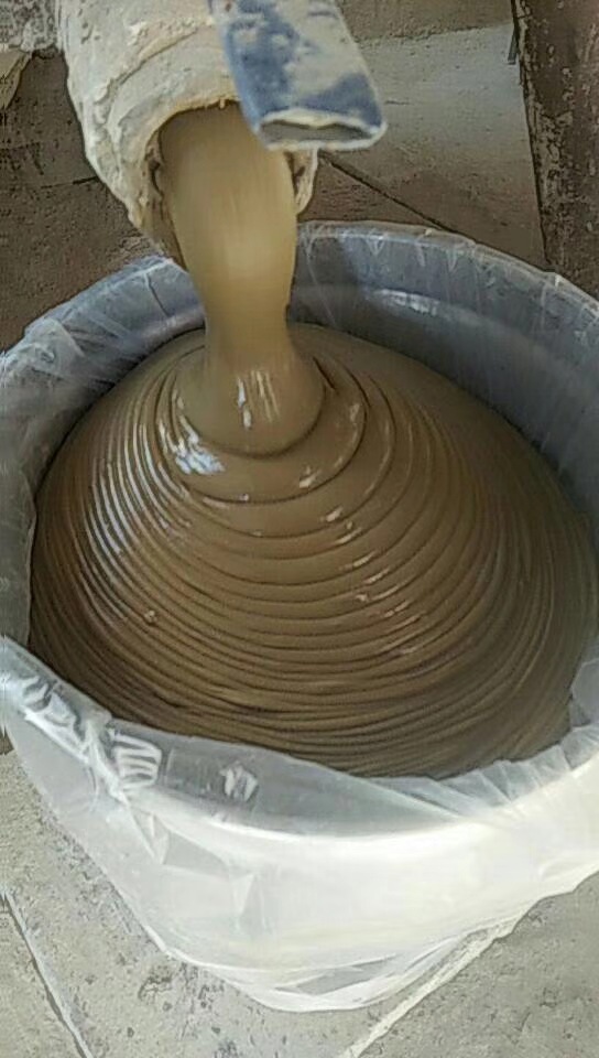 这类胶泥在空气中自然干燥的条件下,产生良好的强度并形成高强度的