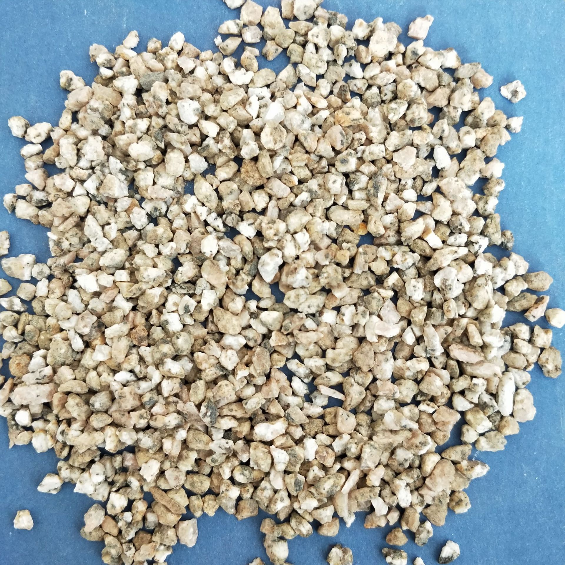 供应 批发中华麦饭石颗粒 软黄金麦饭石 花盆铺面装饰 麦饭石颗粒