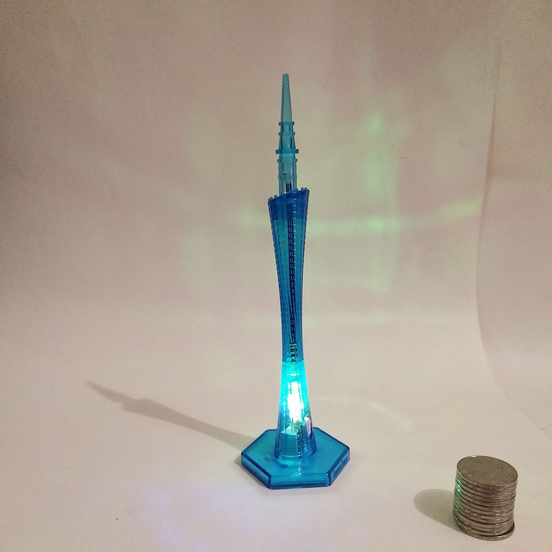 厂家创意文具广州塔圆珠笔 led灯造型笔 塑料小蛮腰办公台笔