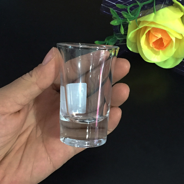 cy002玻璃杯透明白酒杯子 一口杯厚底吞杯烈酒杯 喇叭小酒杯批发