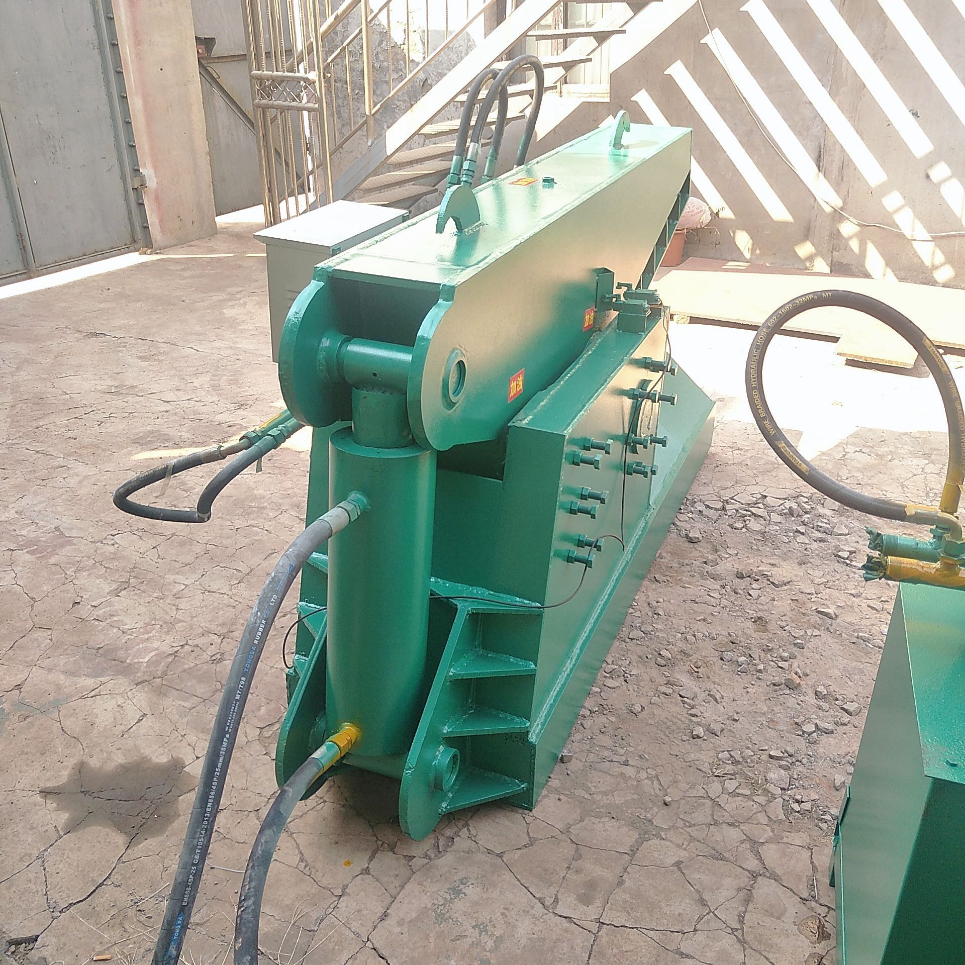 店主推荐 大吨位鳄鱼剪 废铁槽钢剪板机鳄鱼式金属剪切机持久耐用