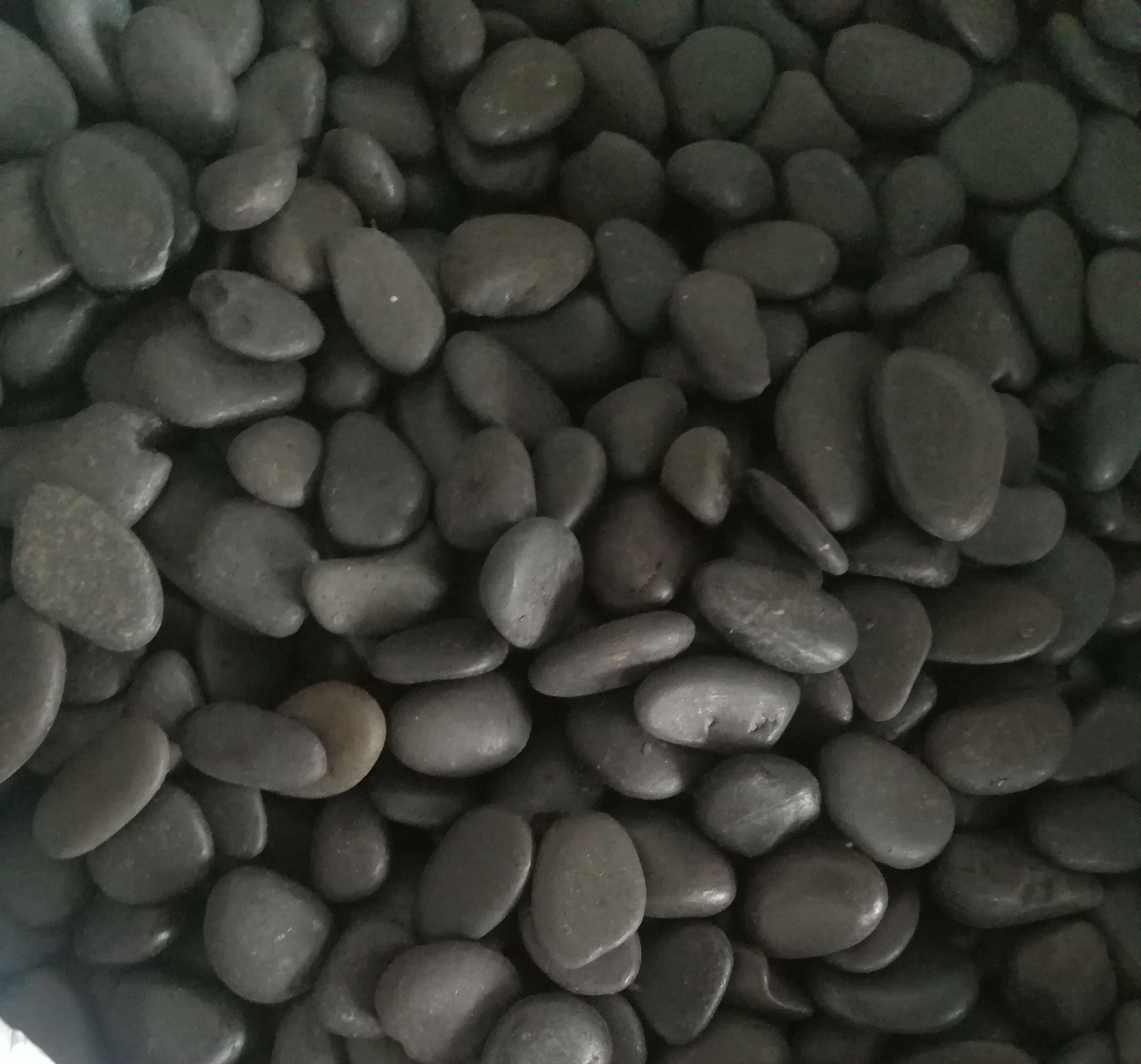 供应黑色雨花石 鹅卵石 抛光鹅卵石 黑色鹅卵石 黑石子