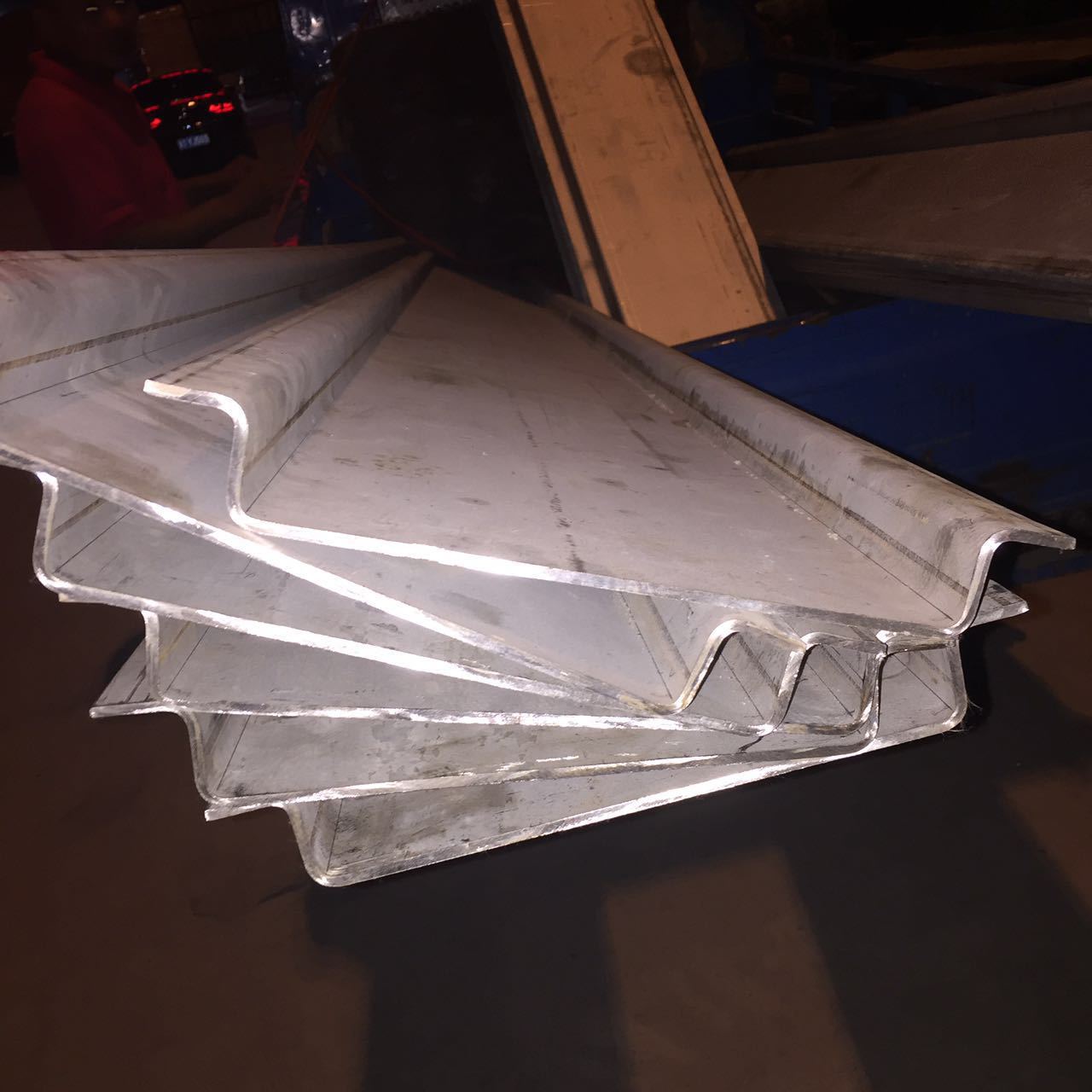 厂家供应地铁不锈钢接水盒隧道接水槽 镀锌接水盒 质量保证可定制