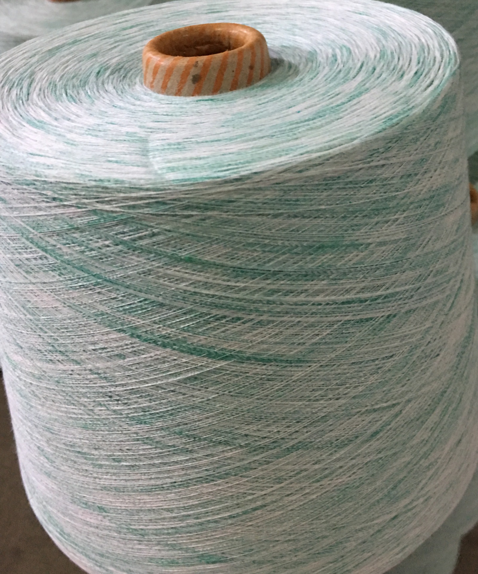 响水色纺厂家专业生产色纺特殊品种纱段彩纱 腈纶加彩点子纱