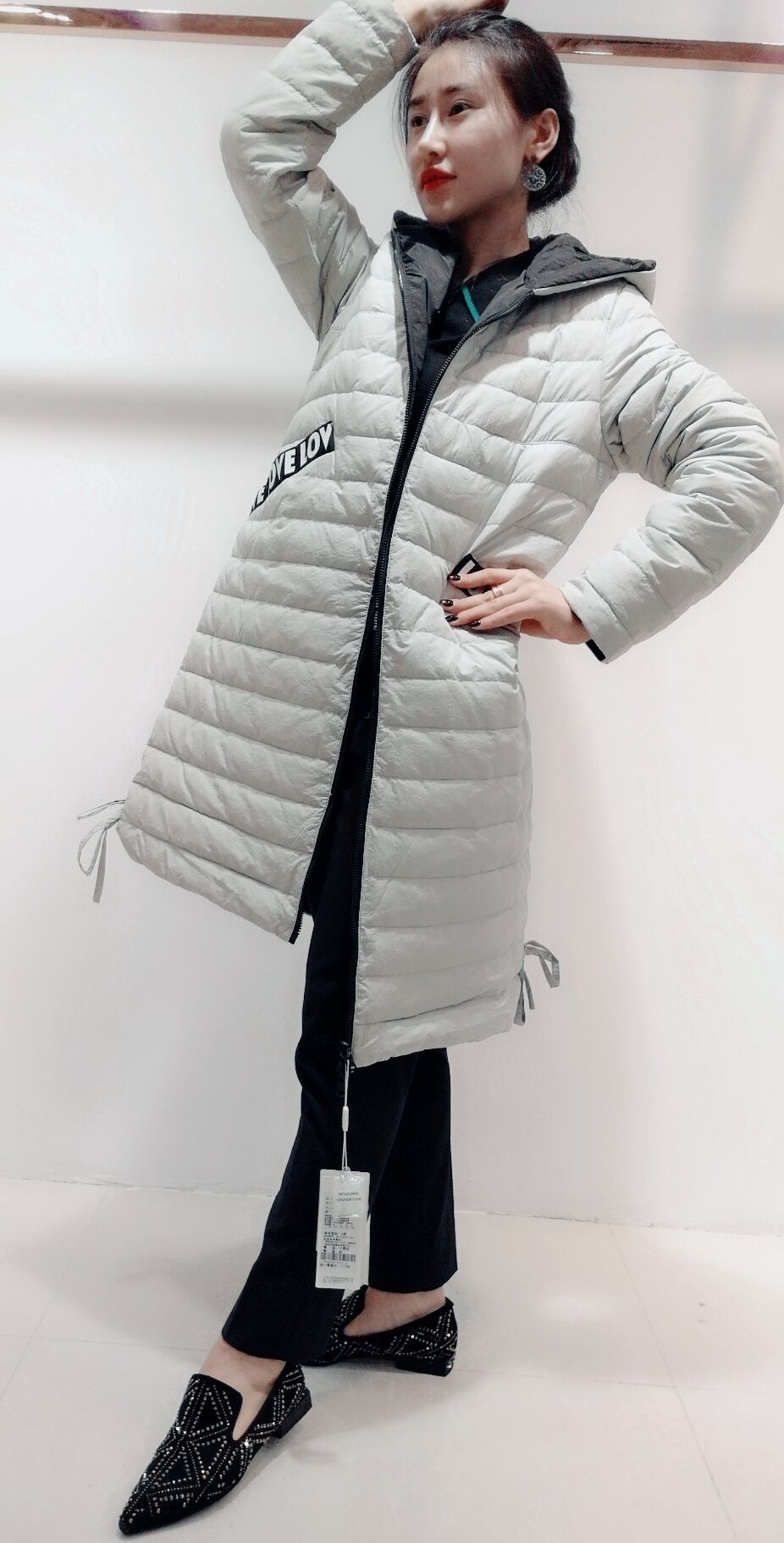 雪貂羽绒服大毛领中长款羽绒服品牌女装折扣尾货 淘宝直播货源