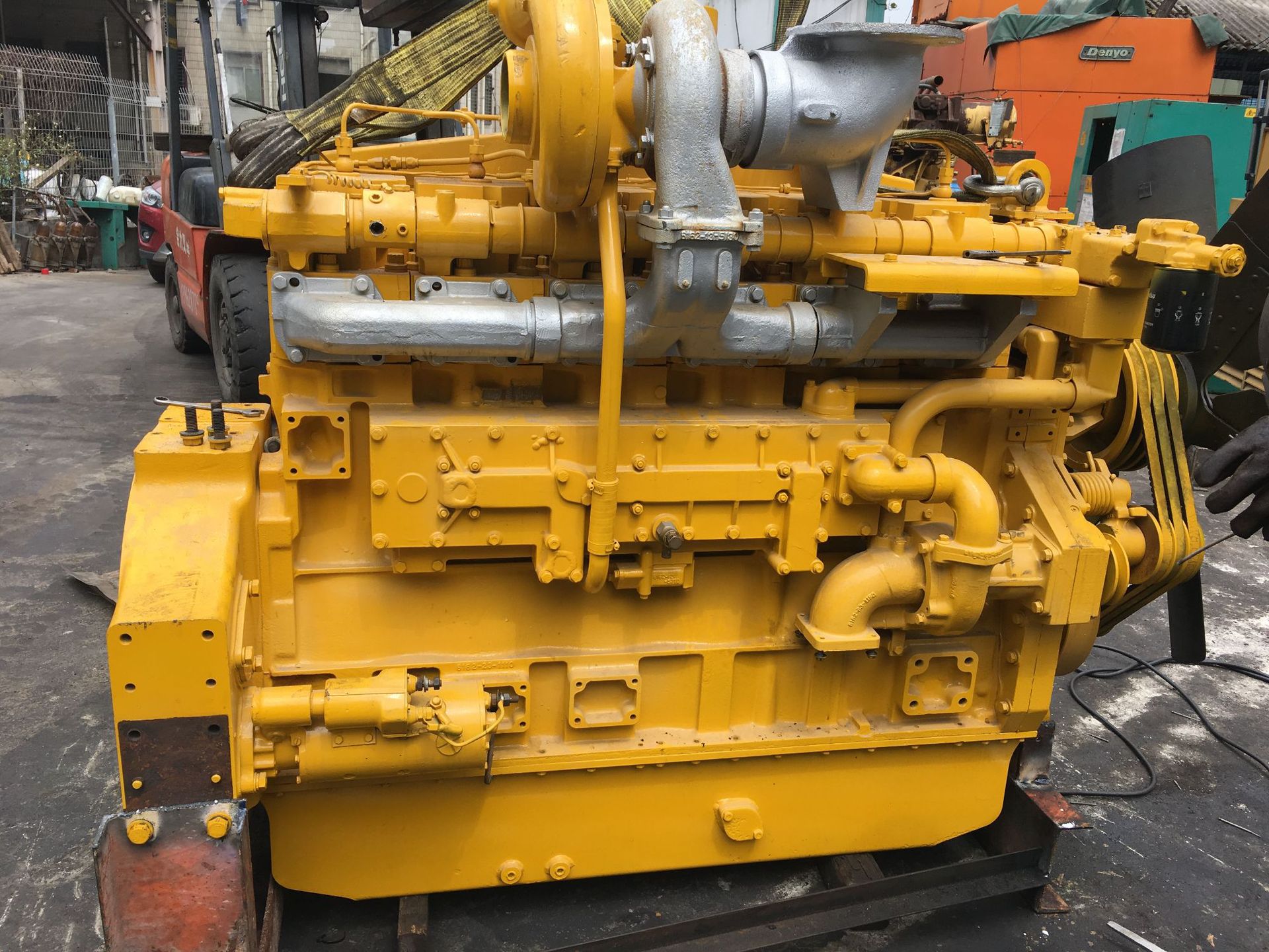 供应日本原装推土机d375二手发动机sa6d170-1