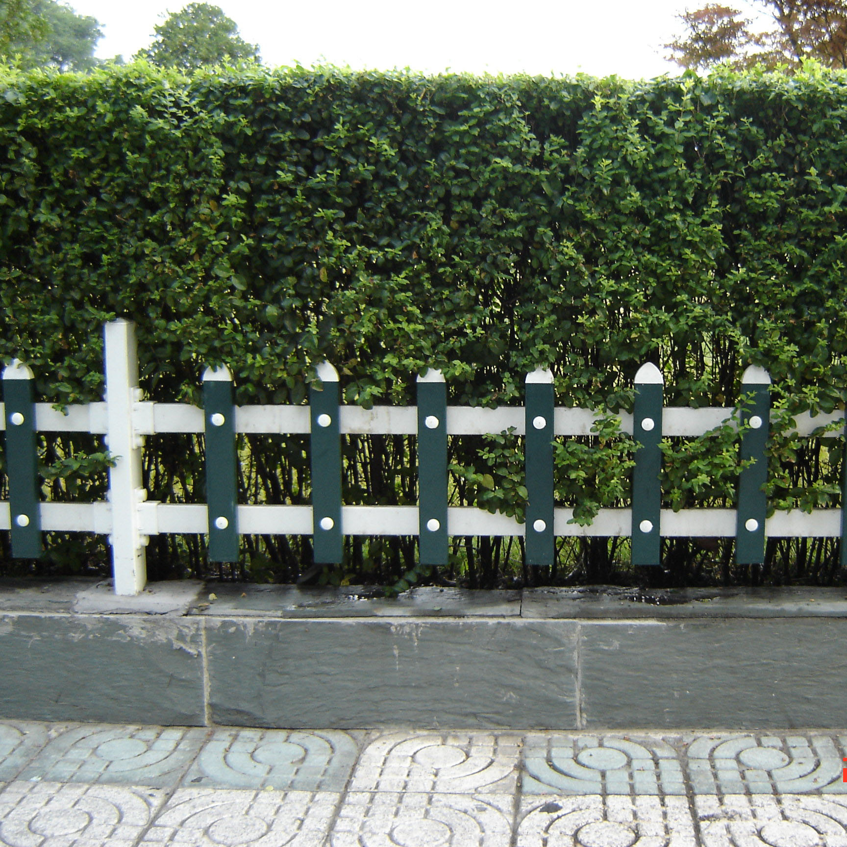 厂家批发pvc塑钢围墙护栏草坪栏杆别墅围栏道路隔离栏塑钢花箱