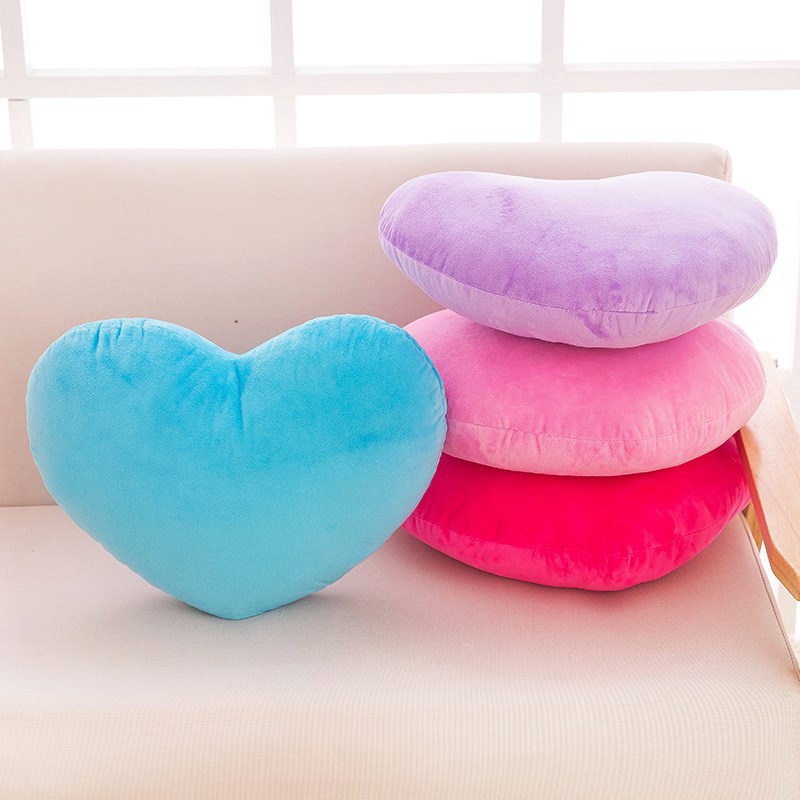 新款爱心抱枕可爱心形毛绒玩具家居房装饰椅子汽车抱枕靠垫