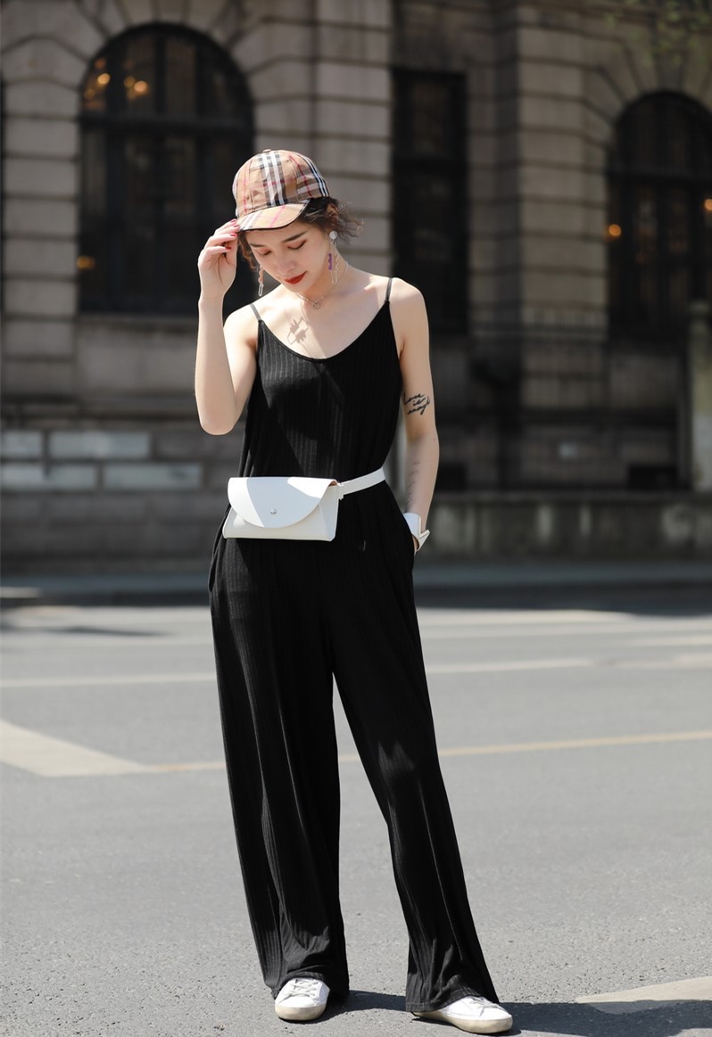2018夏季新款黑色宽松舒适高腰吊带女式休闲裤连体裤