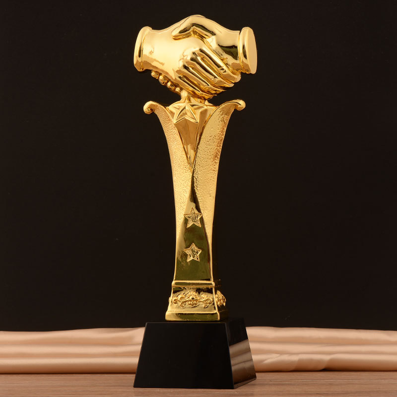 2019创意吉祥物树脂奖杯定制刻字新款比赛奖牌镀金纪念工艺品批发