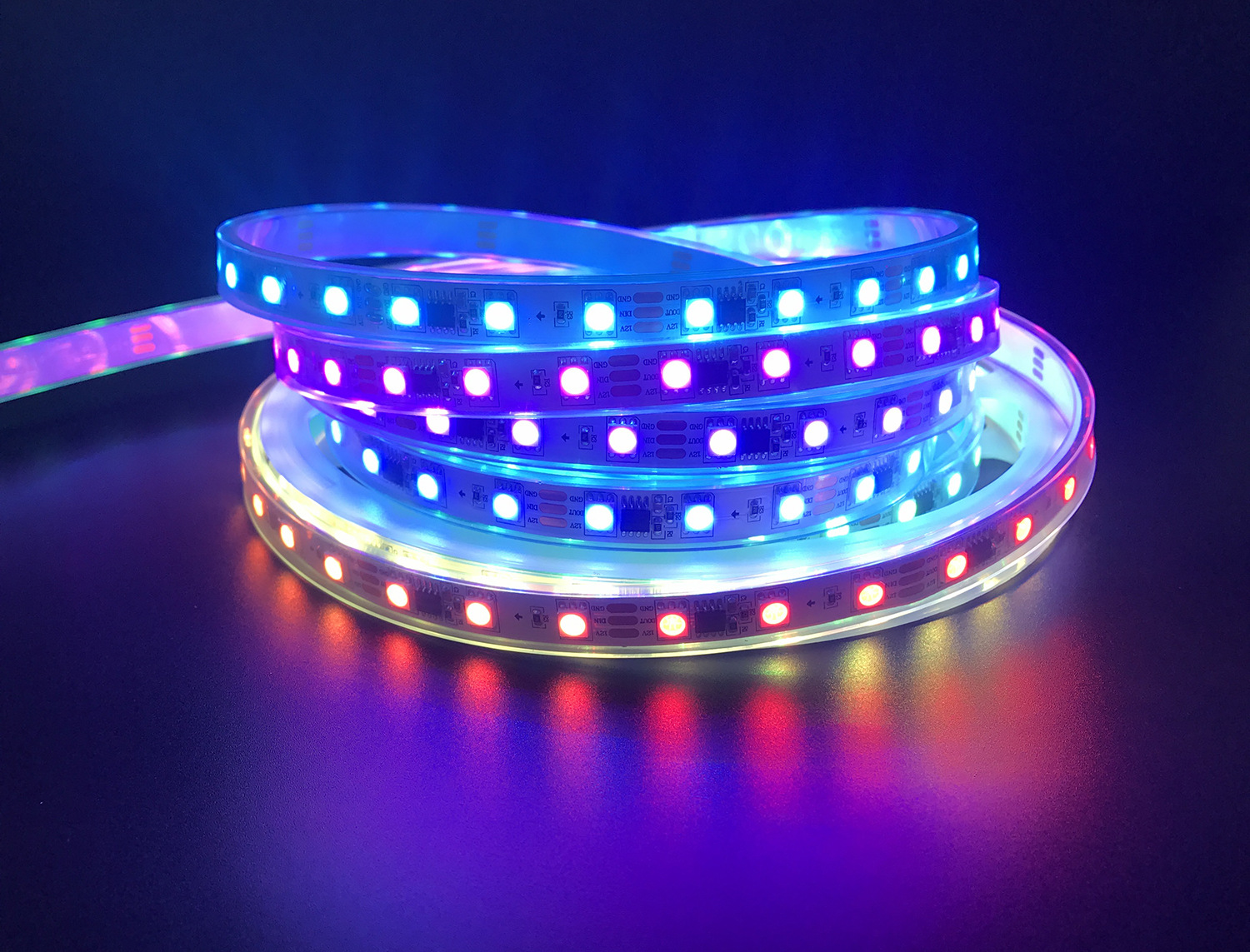 12v 高亮led幻彩灯带 ws2811 sm16703柔性灯带 led彩色灯带
