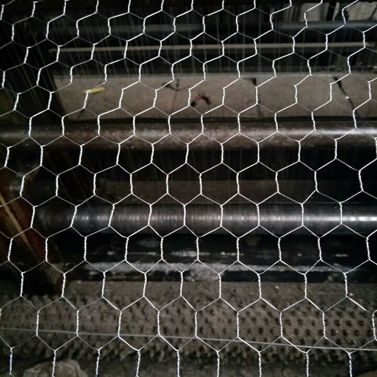 婚庆舞台场地布置插花镀锌六角网 空中吊顶装饰拧花六角铁丝网