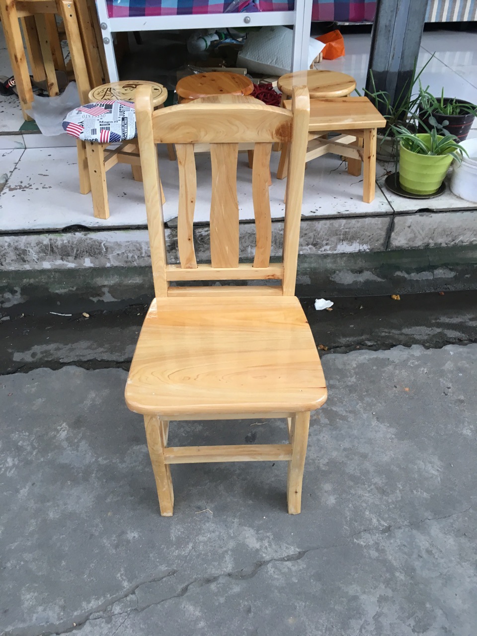 批发四川柏木大号幼儿椅 实木小靠椅