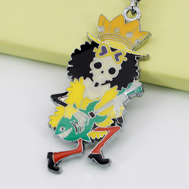 动漫周边航海王路飞附骷髅头公仔挂扣钥匙扣海贼王金属彩色挂件
