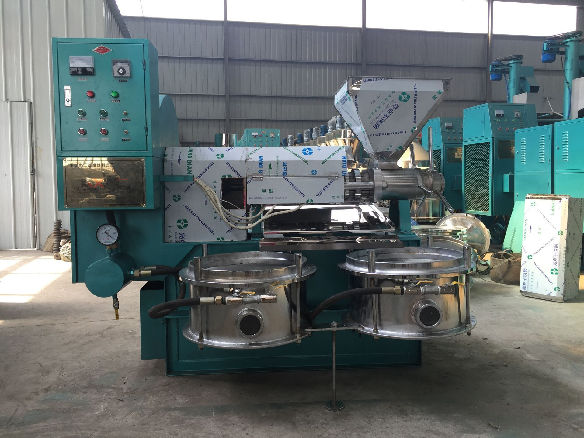 2018食用油生产设备多功能花生榨油机