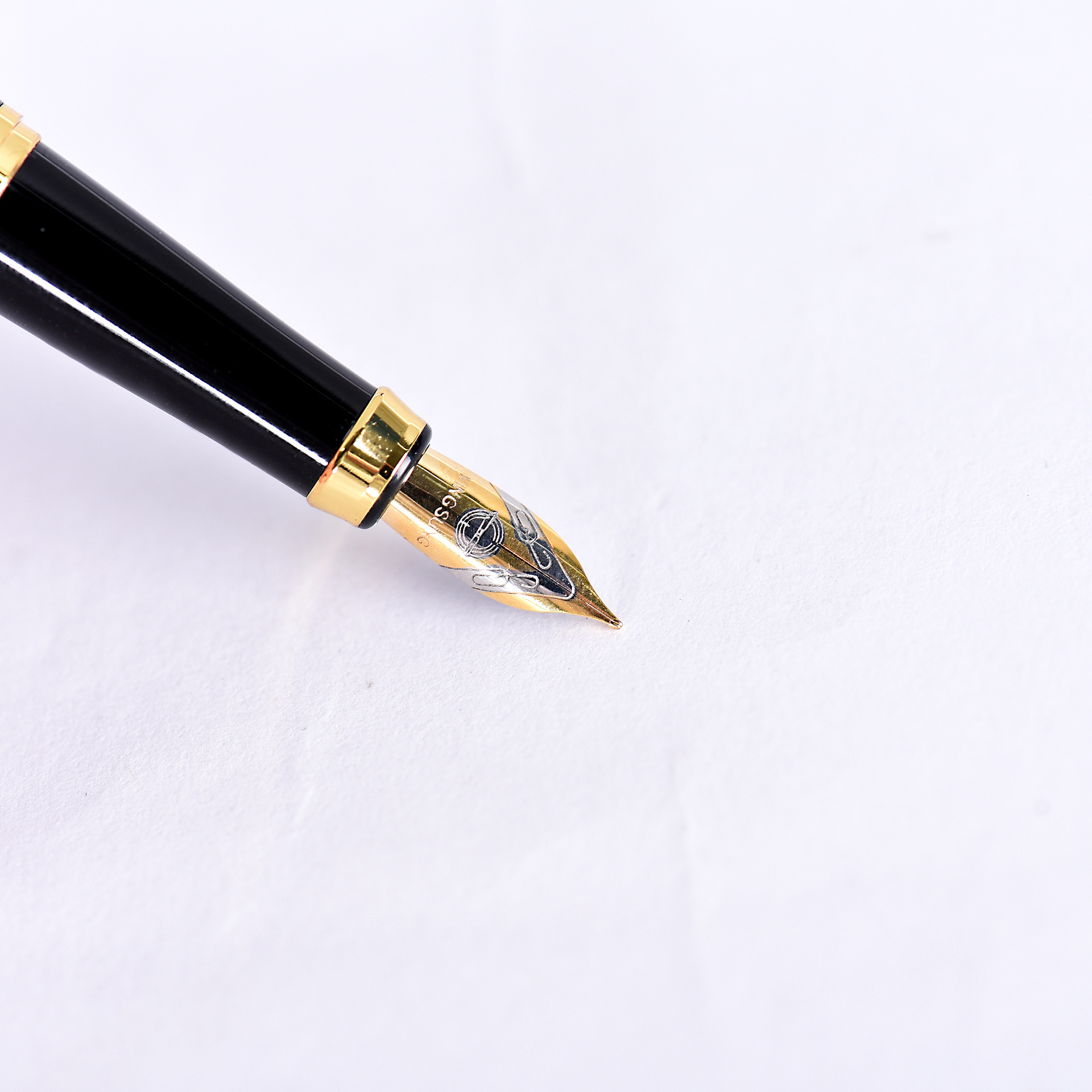 厂家直销金属钢笔 签字笔宝珠商务创意个性礼品办公笔广告笔定制