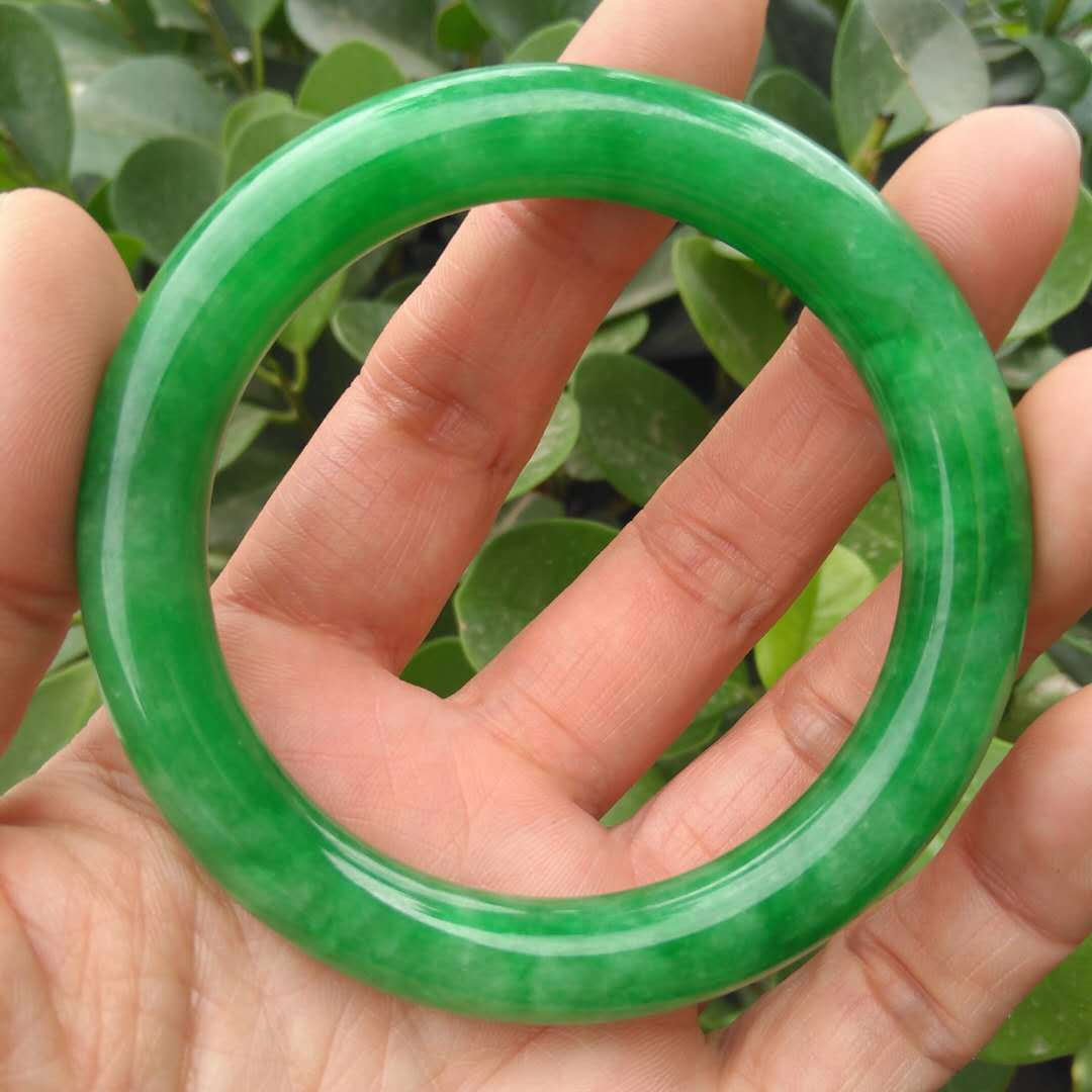 厂价供应时尚精品干青铁龙生翡翠手镯 时尚圆条满绿干青翡翠手镯