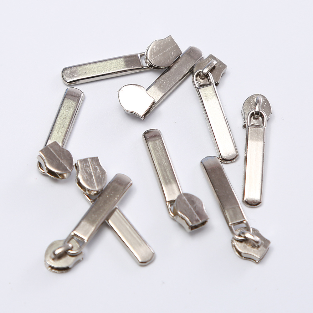 供应批发3#锌合金拉链头 高档金属拉头 可订做logo 服装箱包拉头