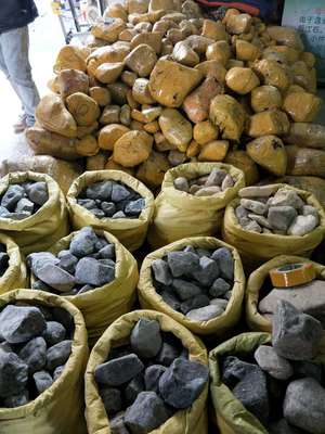 雅泽翡翠批发 云南厂家直销 缅甸天然翡翠原石蒙包料