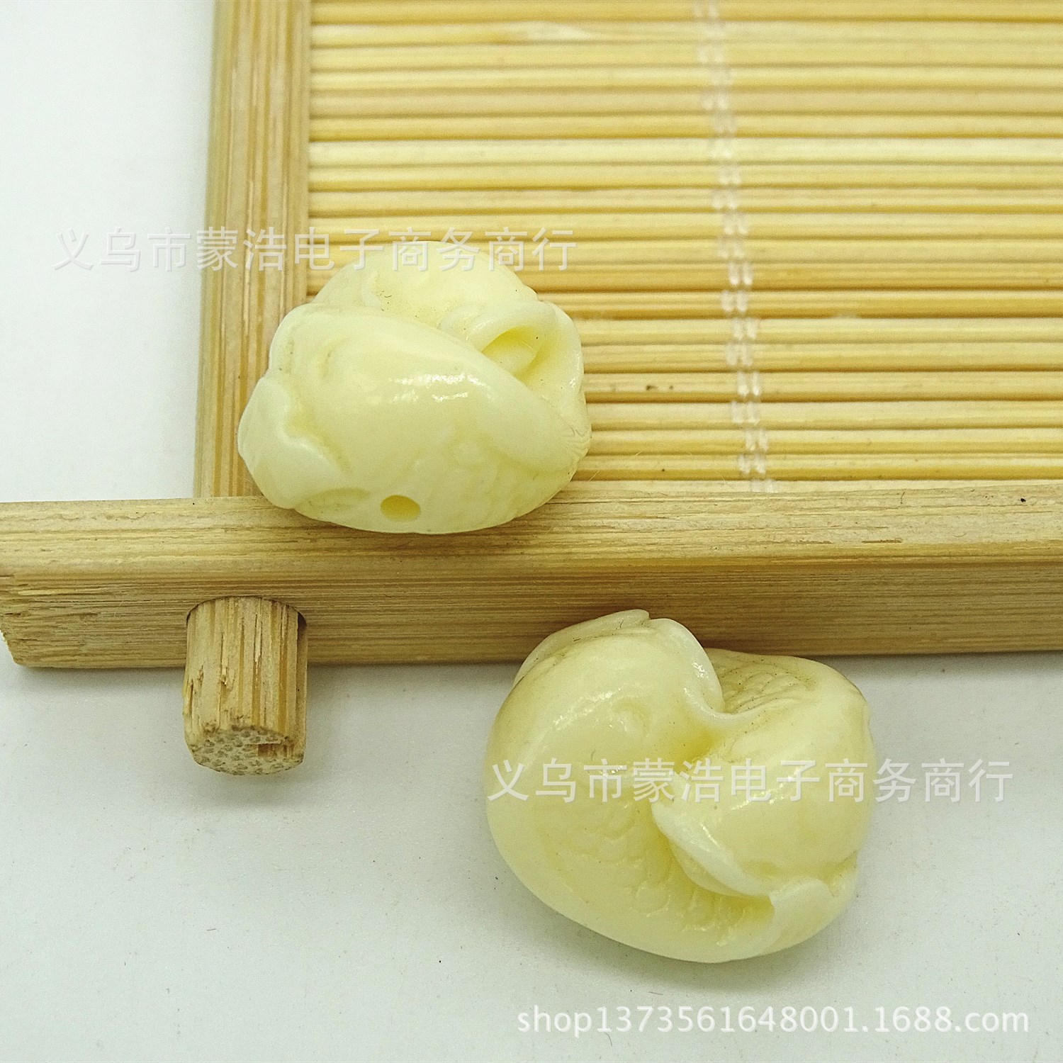 朱砂佛珠鲤鱼隔珠年年有余现货批发 新款珊瑚双鱼配饰吊坠挂件