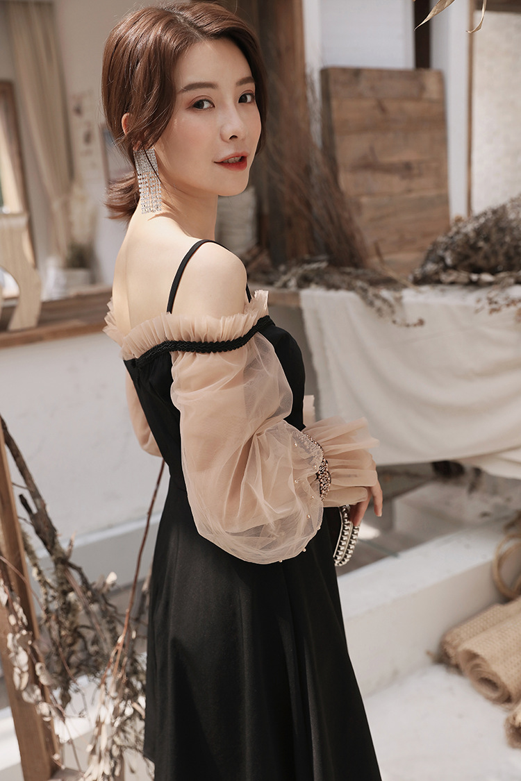 衣阁里拉黑色一字领性感透明网纱灯笼袖连衣裙64075