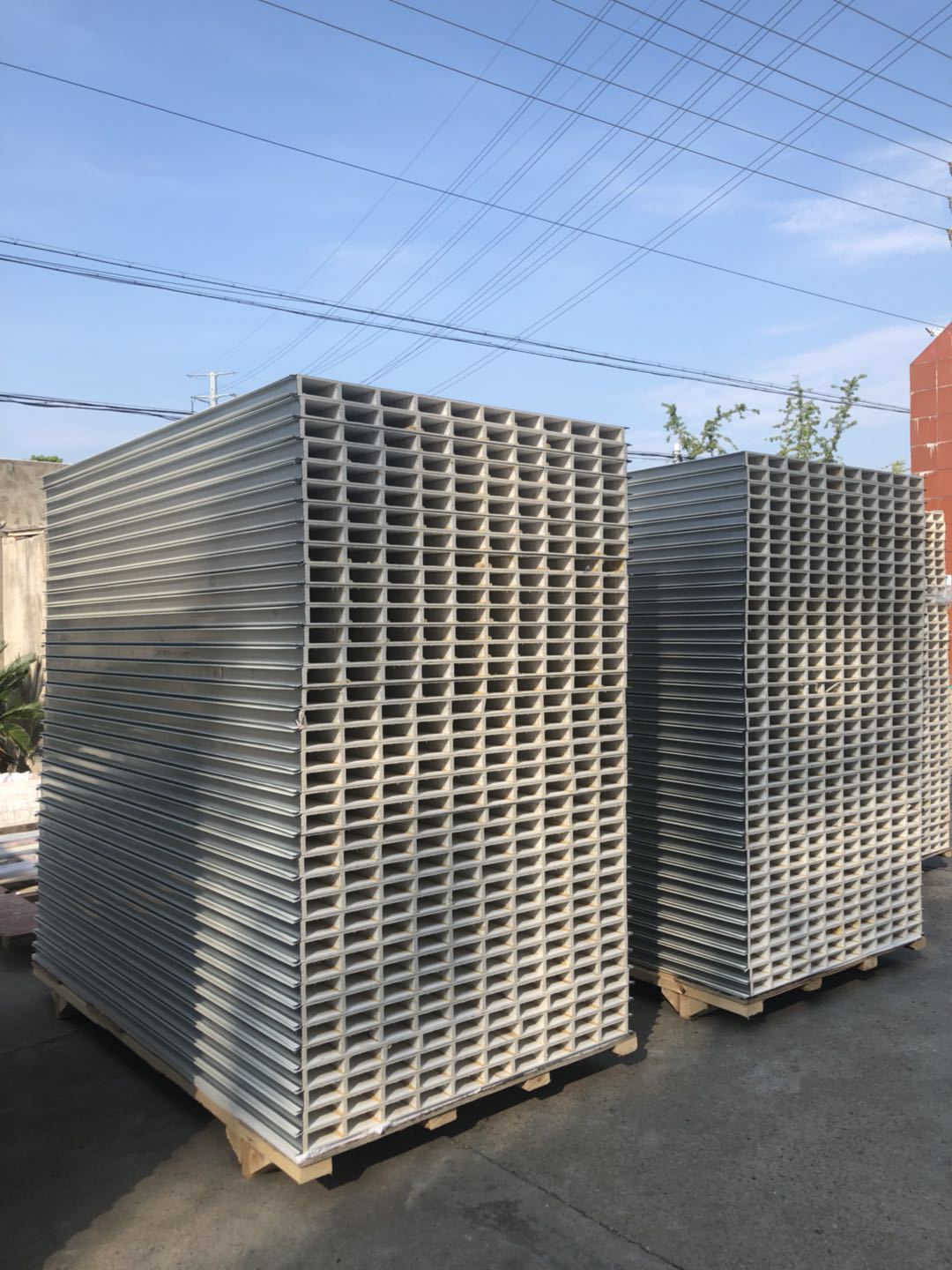 0 标签:中空机制板机制玻镁板机制彩钢板中空夹心板