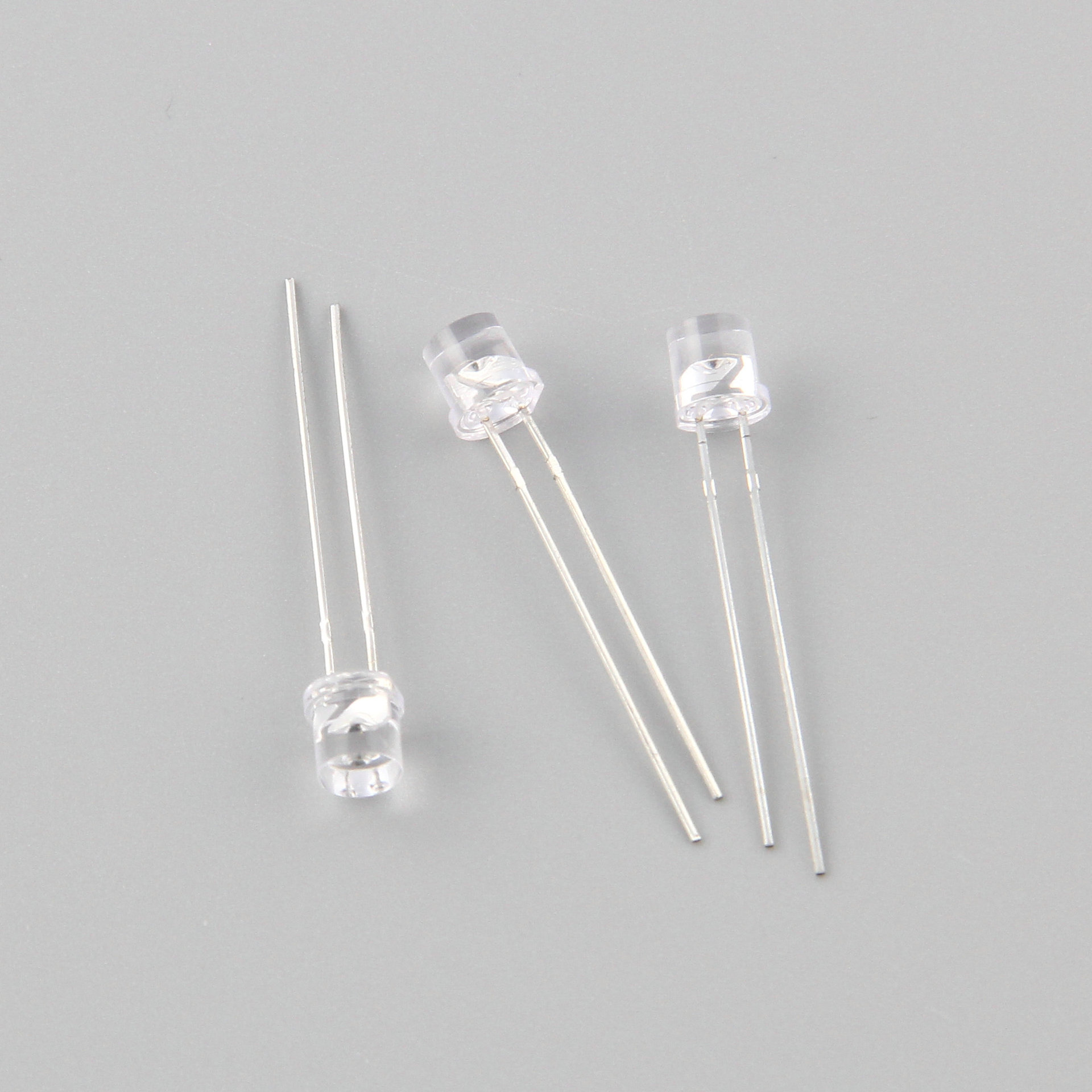 供应直插led发光二极管 5mm平头白发黄有边长脚平头高亮小灯珠