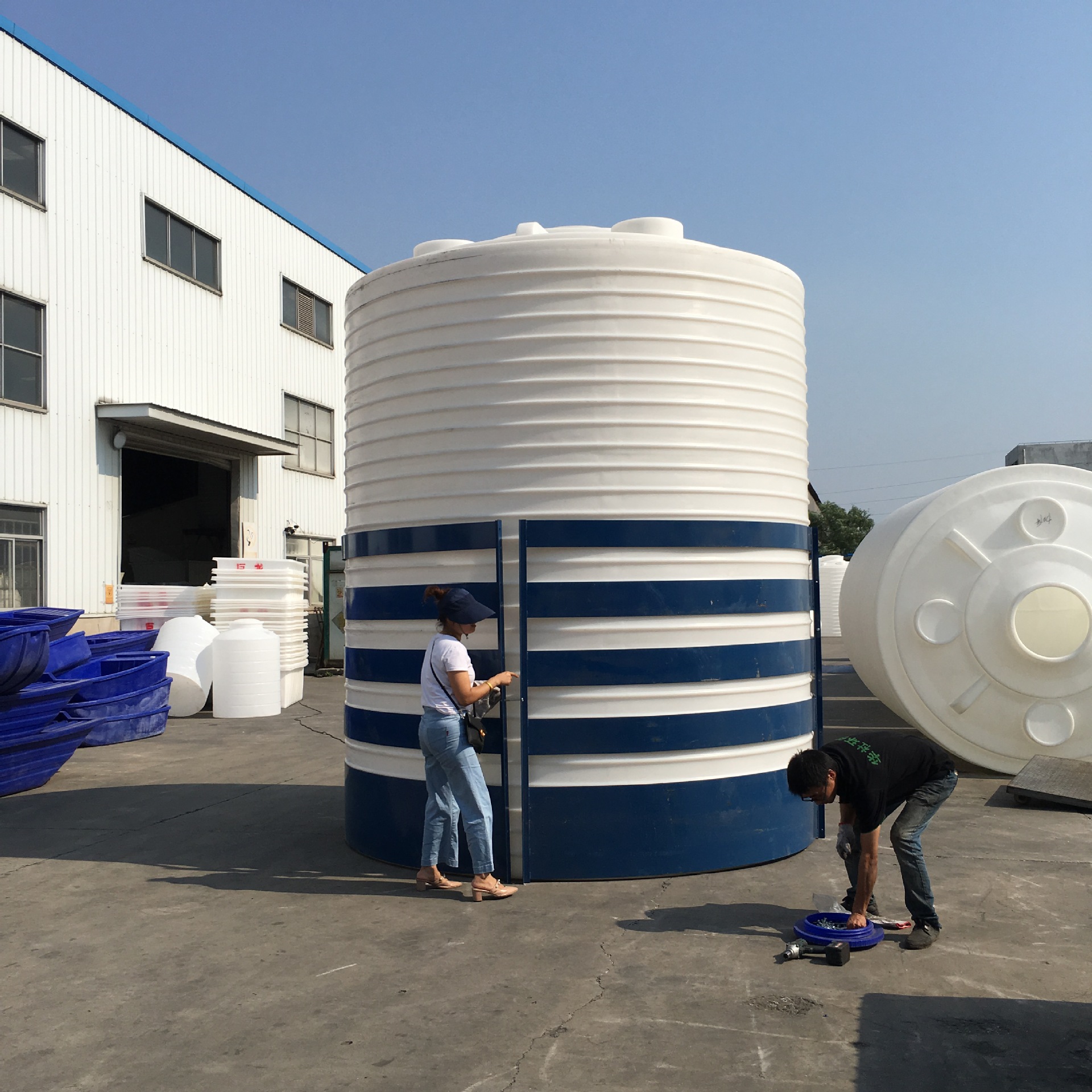 天津30吨塑料储罐塑料盐酸桶牛筋水箱外加剂储罐森林消防水箱