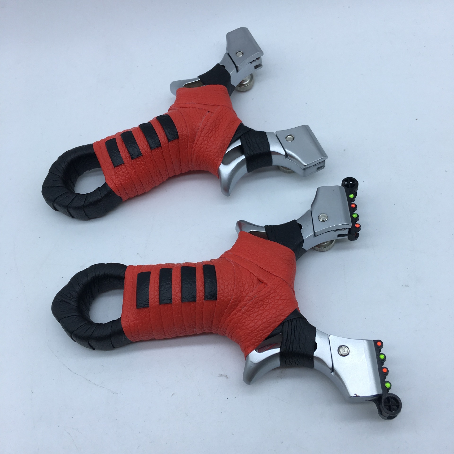 弹簧快压锁凤弹弓 十字光纤瞄 合金快压扁皮夹片弹弓合金猎人弹弓