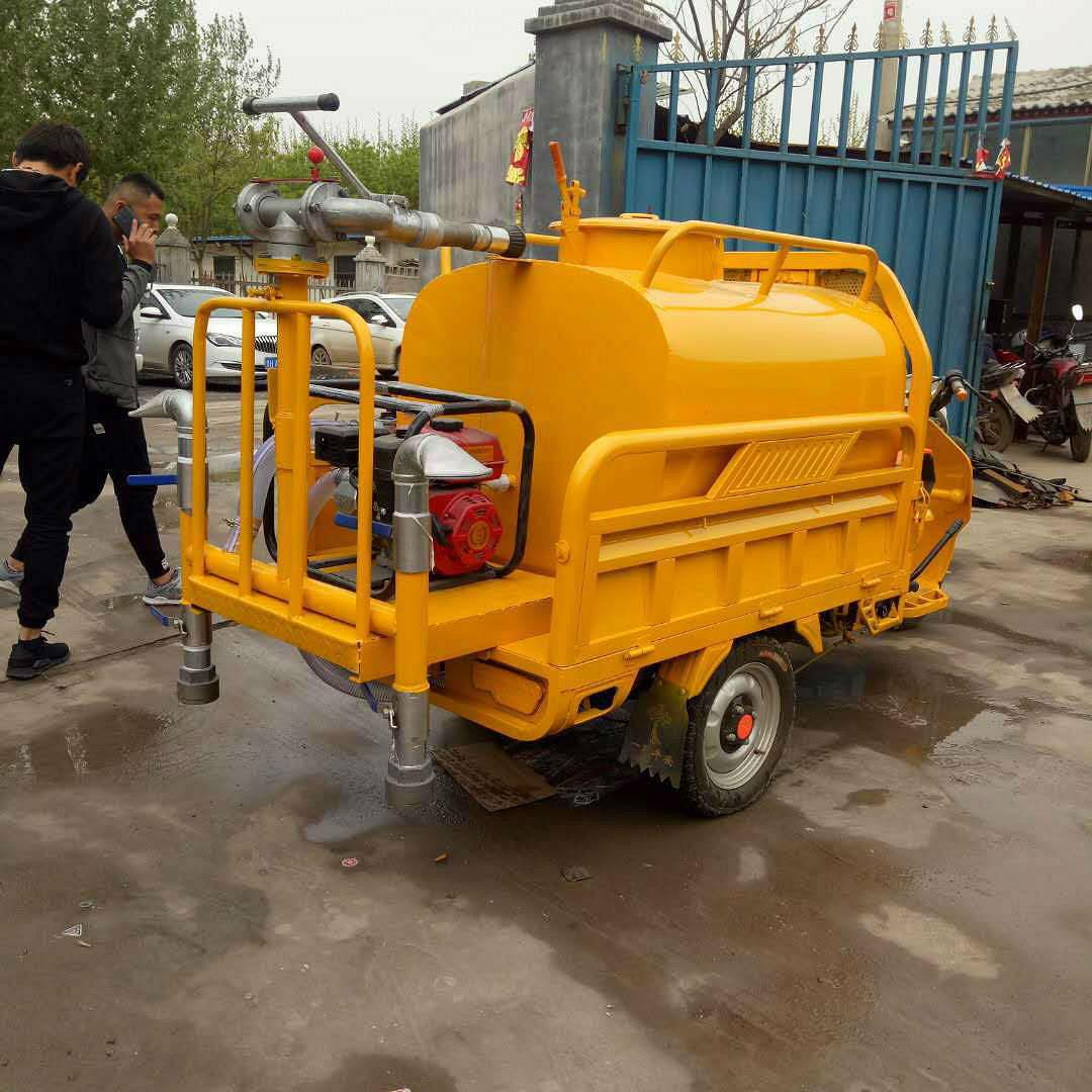 厂家直销小型电动洒水车 高炮侧洒三轮洒水车 高低速可定制