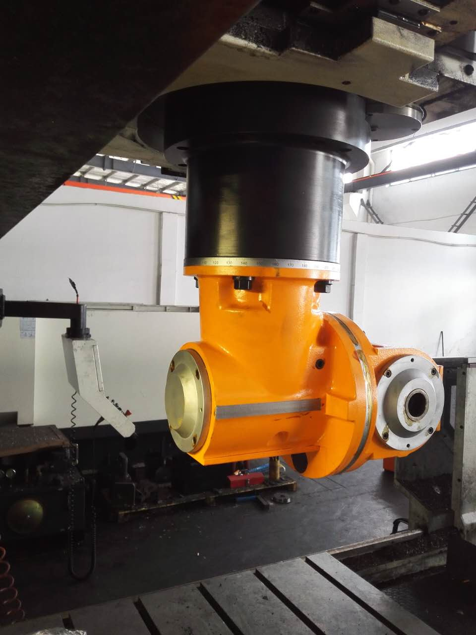 龙门铣床,立式铣床,专用机,cnc龙门铣床 产品别名 90度万能角度头