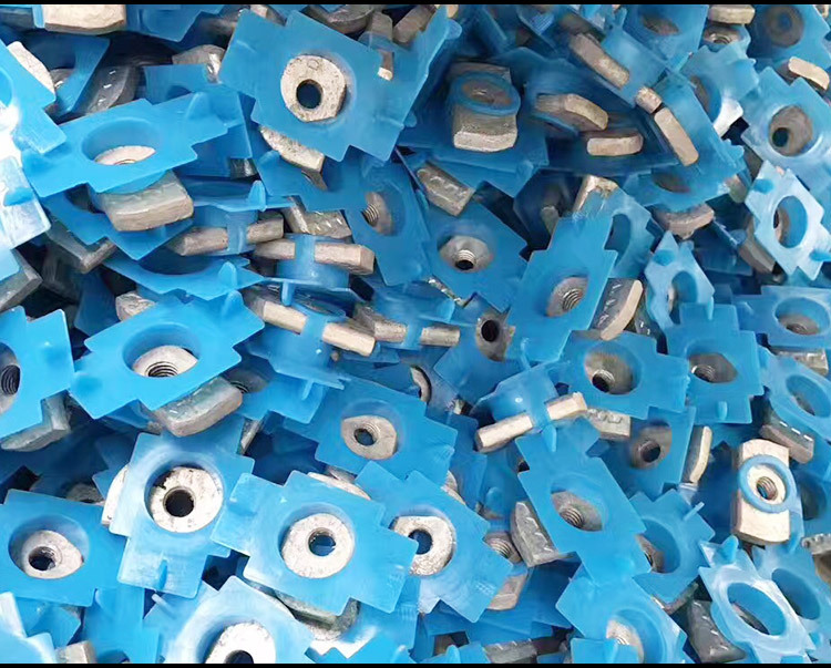 厂家直销热镀锌达克罗塑翼螺母 光伏配件螺母 太阳能螺母 支架螺