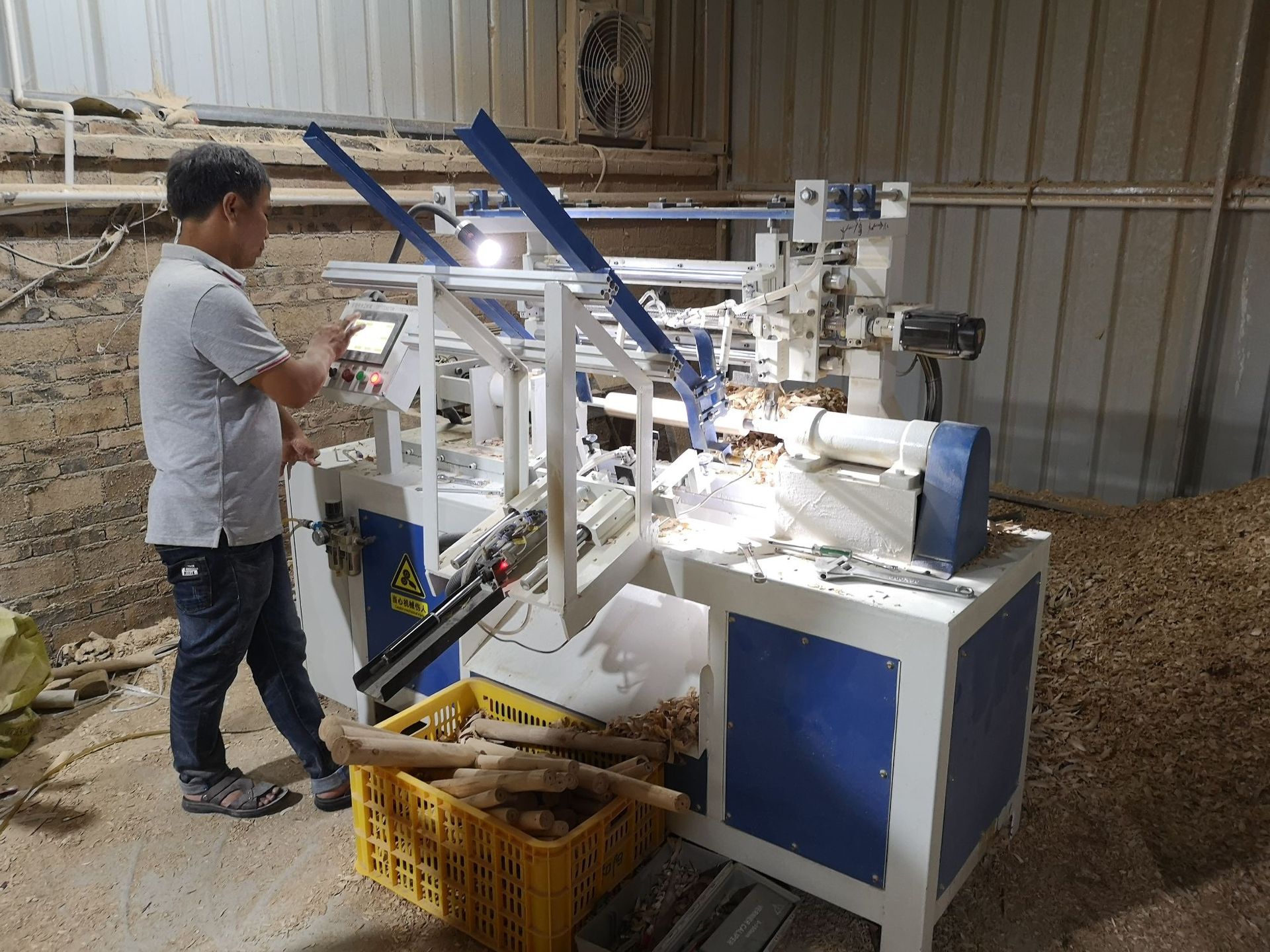 圆形木柄机烧烤手柄机械葫芦木脚机胡椒研磨器成形设备 木工车床