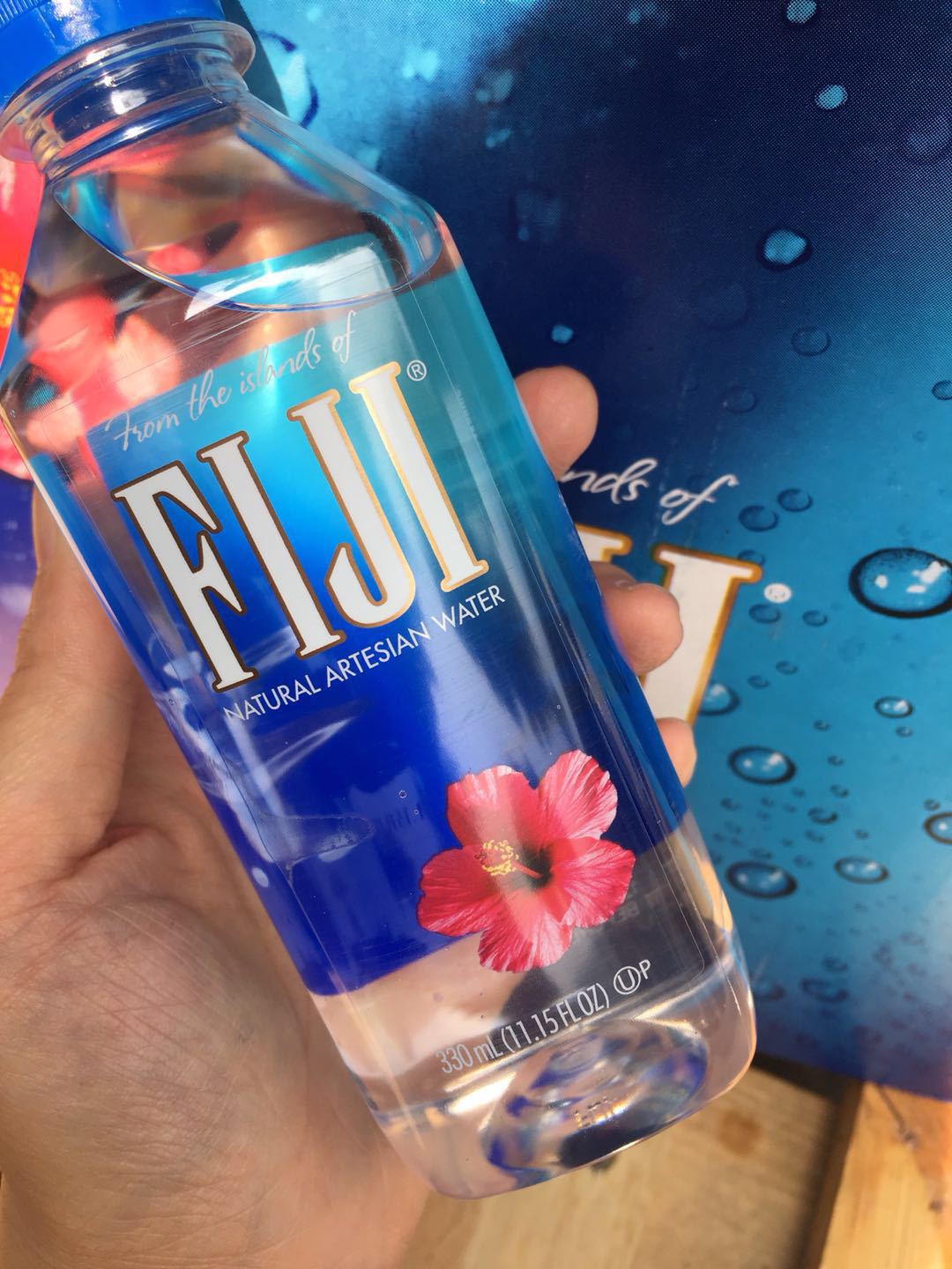 斐济斐泉矿泉水fiji water天然深层自流水330ml×36瓶矿泉水批发