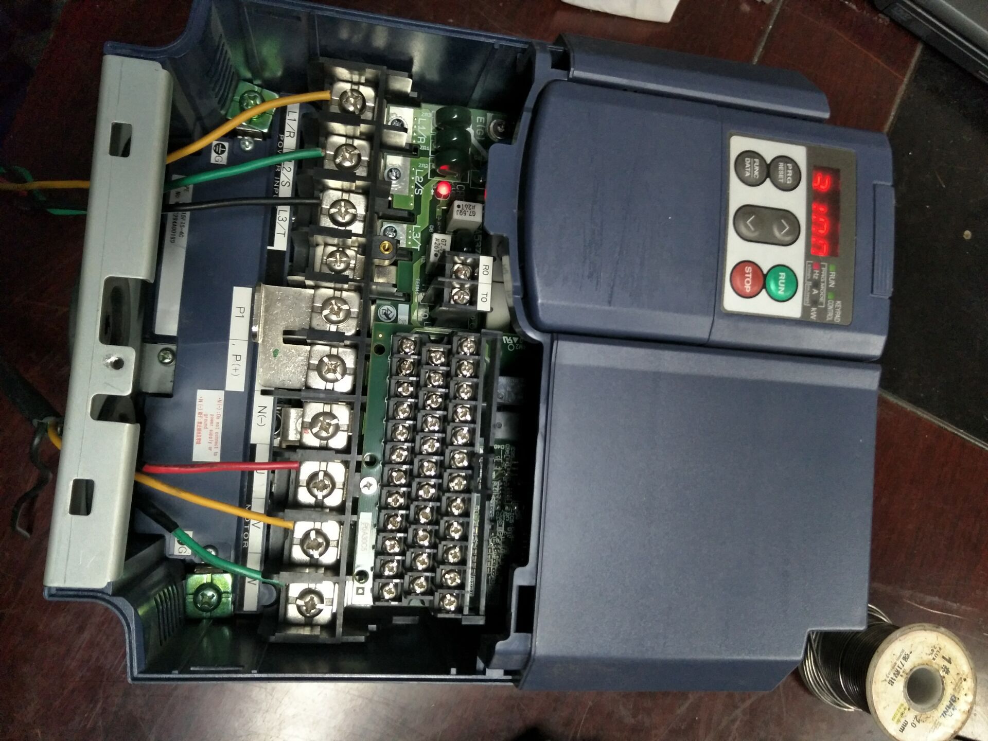 原装拆机富士变频器15kw九成新frn15f1s-4c功能完好,实物图片