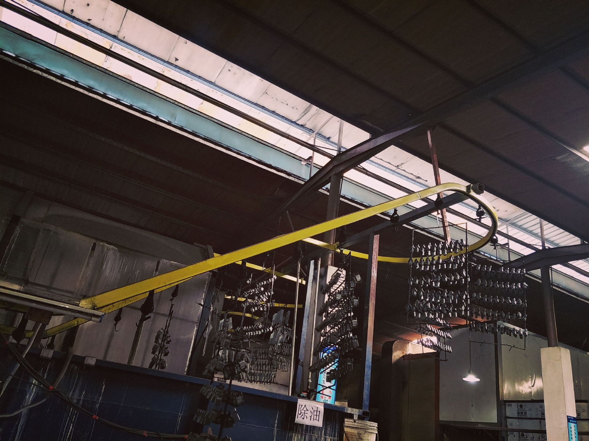 五金配件五金电泳加工 金属表面处理 快速加工电泳生产线展示