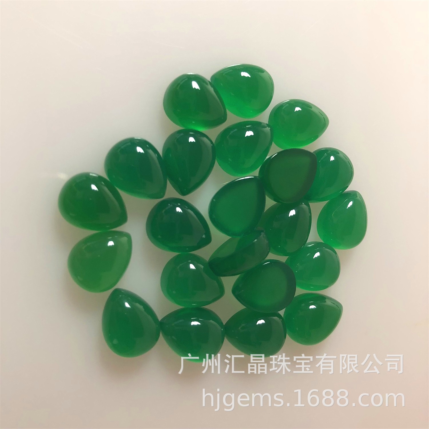 天然冰种荧光绿玉髓玛瑙戒面 水滴形平底光面素面 大量现货供应