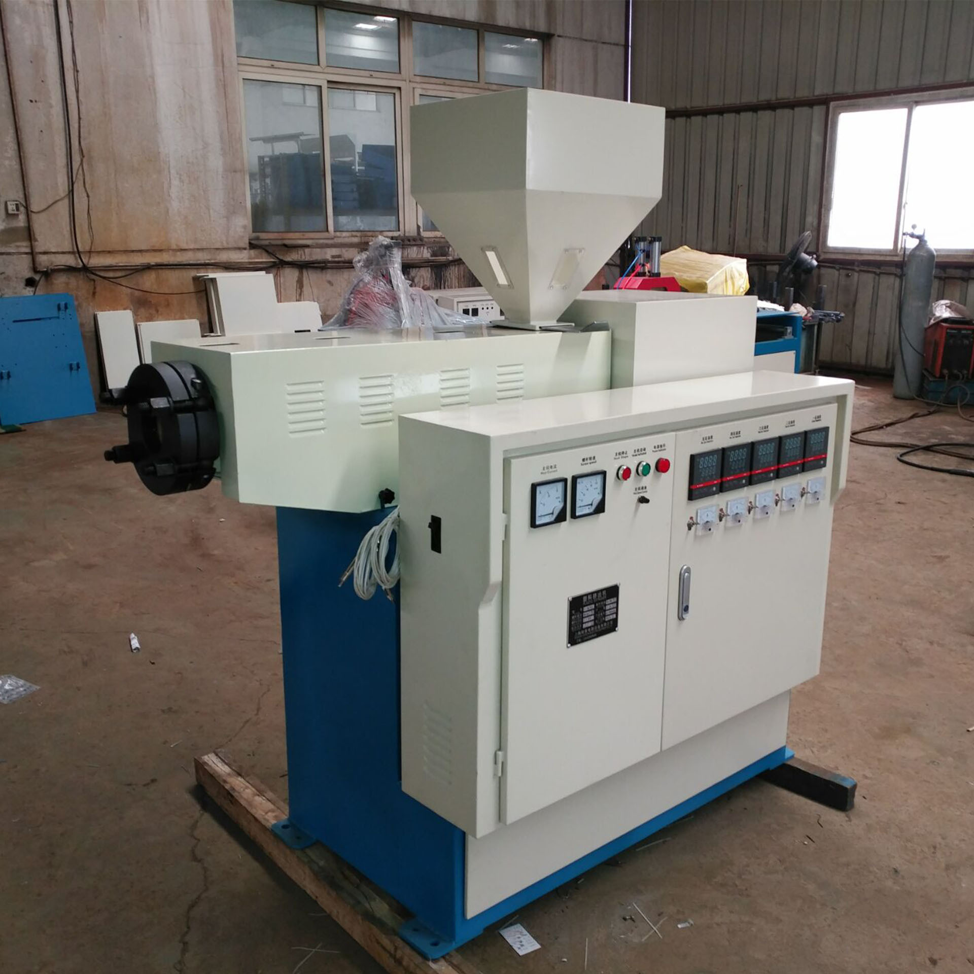 上海翔春厂家供应3025摆线挤出机 小型pvc片材 塑料单螺杆挤出机