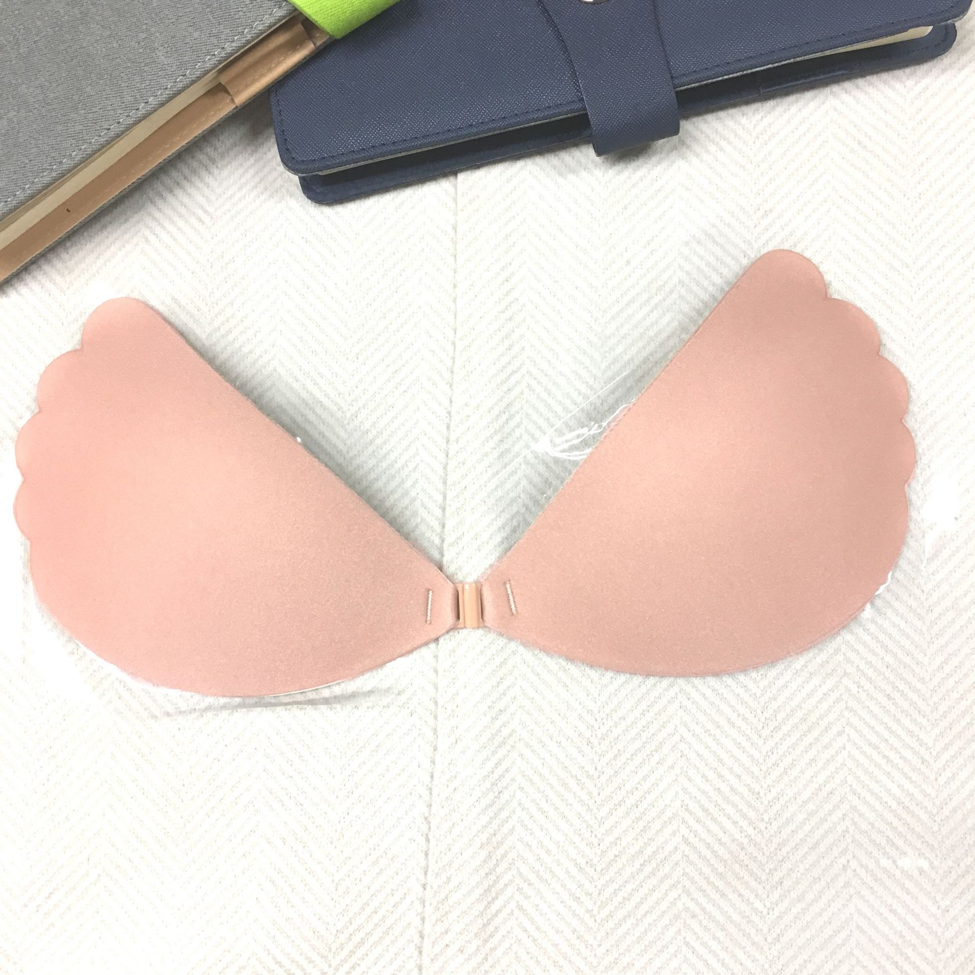 天使羽翼隐形文胸 性感深v聚拢硅胶胸贴 婚纱礼服无痕内衣乳贴