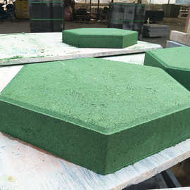 植草砖厂家供应透水砖 六角彩砖 人行道砖 菱形砖 工厂一件起批