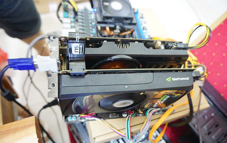 特别备注:根据官方pdf,有两桥接位的显卡,插两个桥接器可以实现24bit